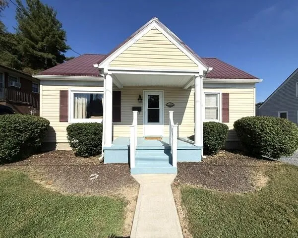 236 W Phillip St, Covington, VA, 24426