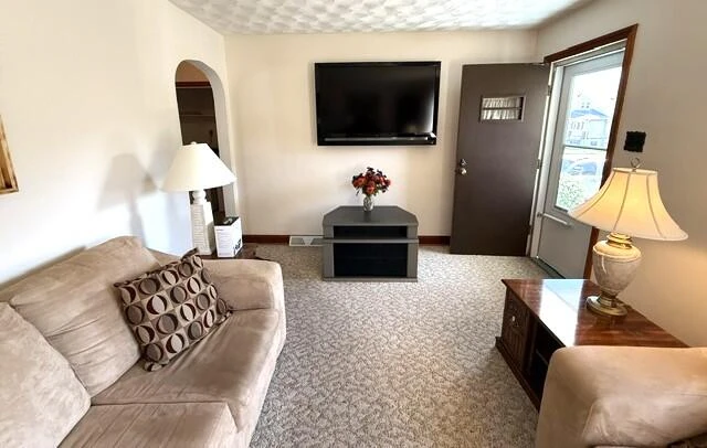 236 W Phillip St - Photo 2