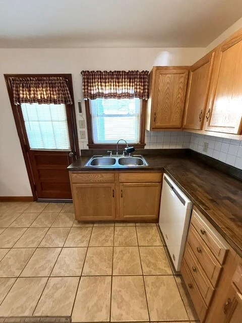 236 W Phillip St - Photo 4