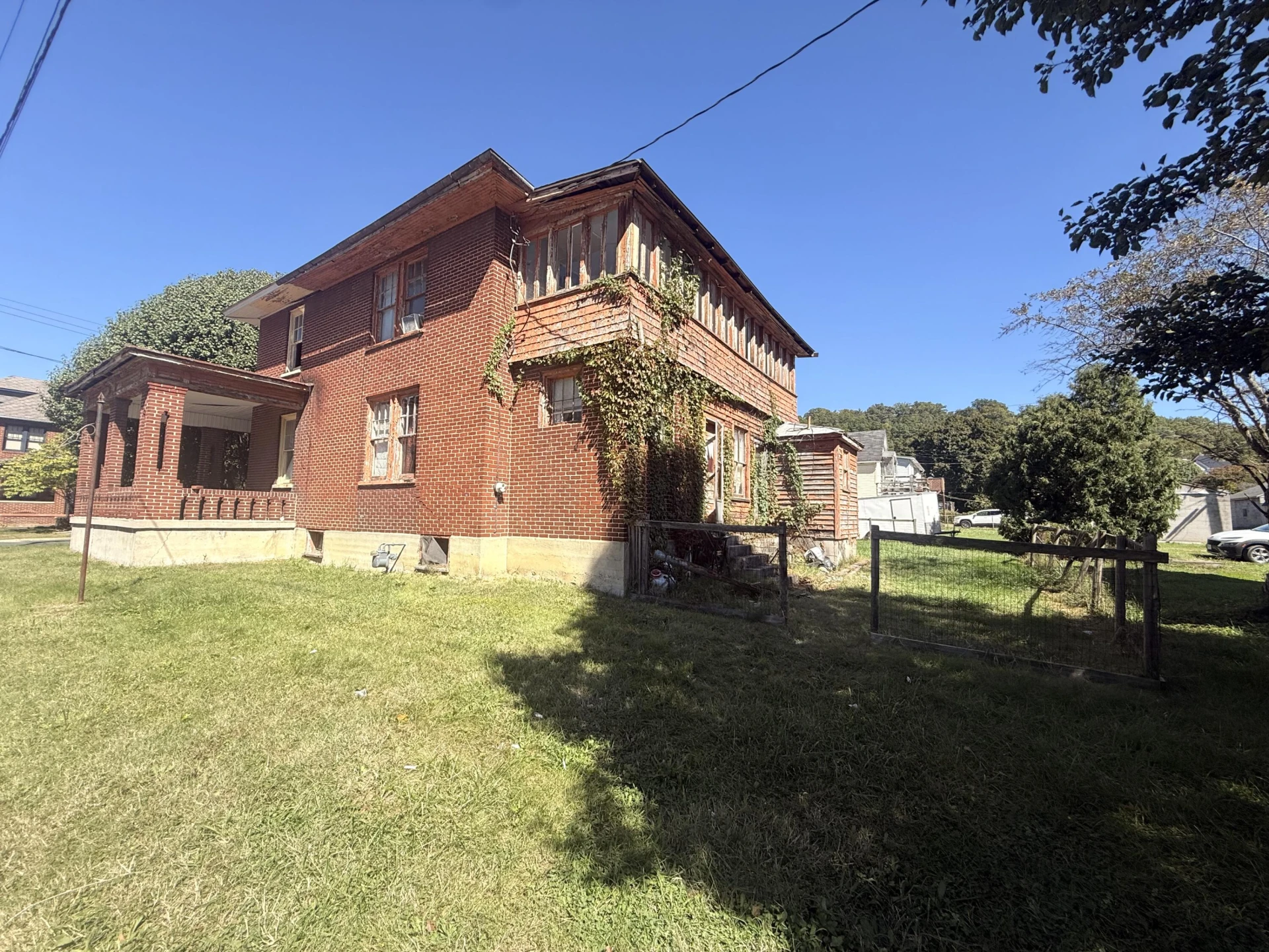 301 E Prospect St - Photo 3