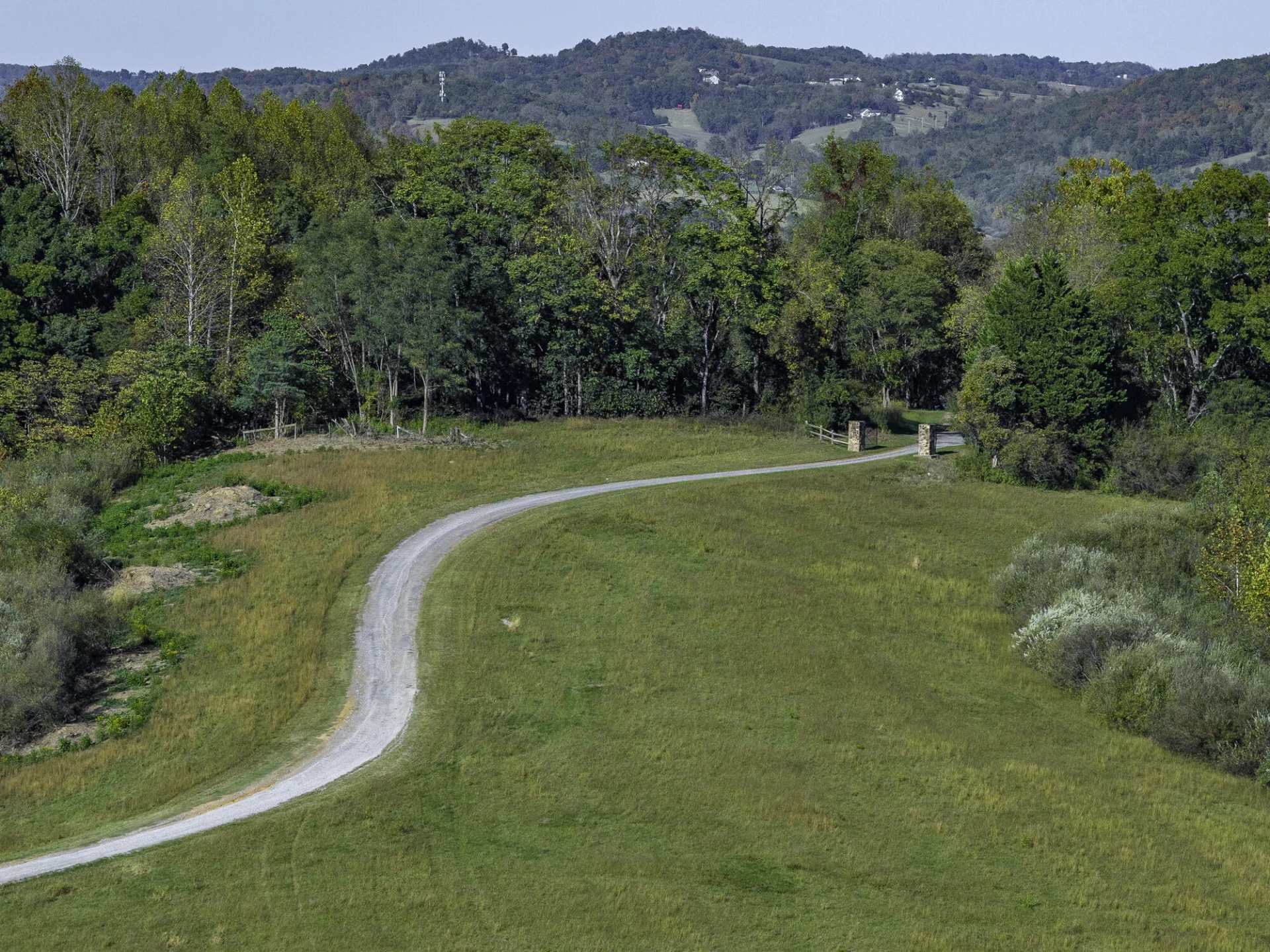390 Blue Hills Ln - Photo 3