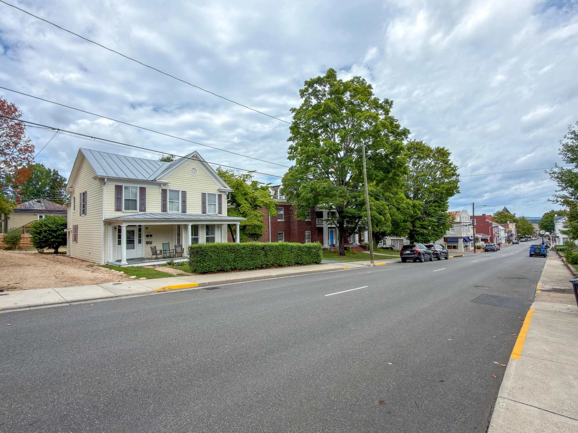 315 S MAIN St - Photo 2