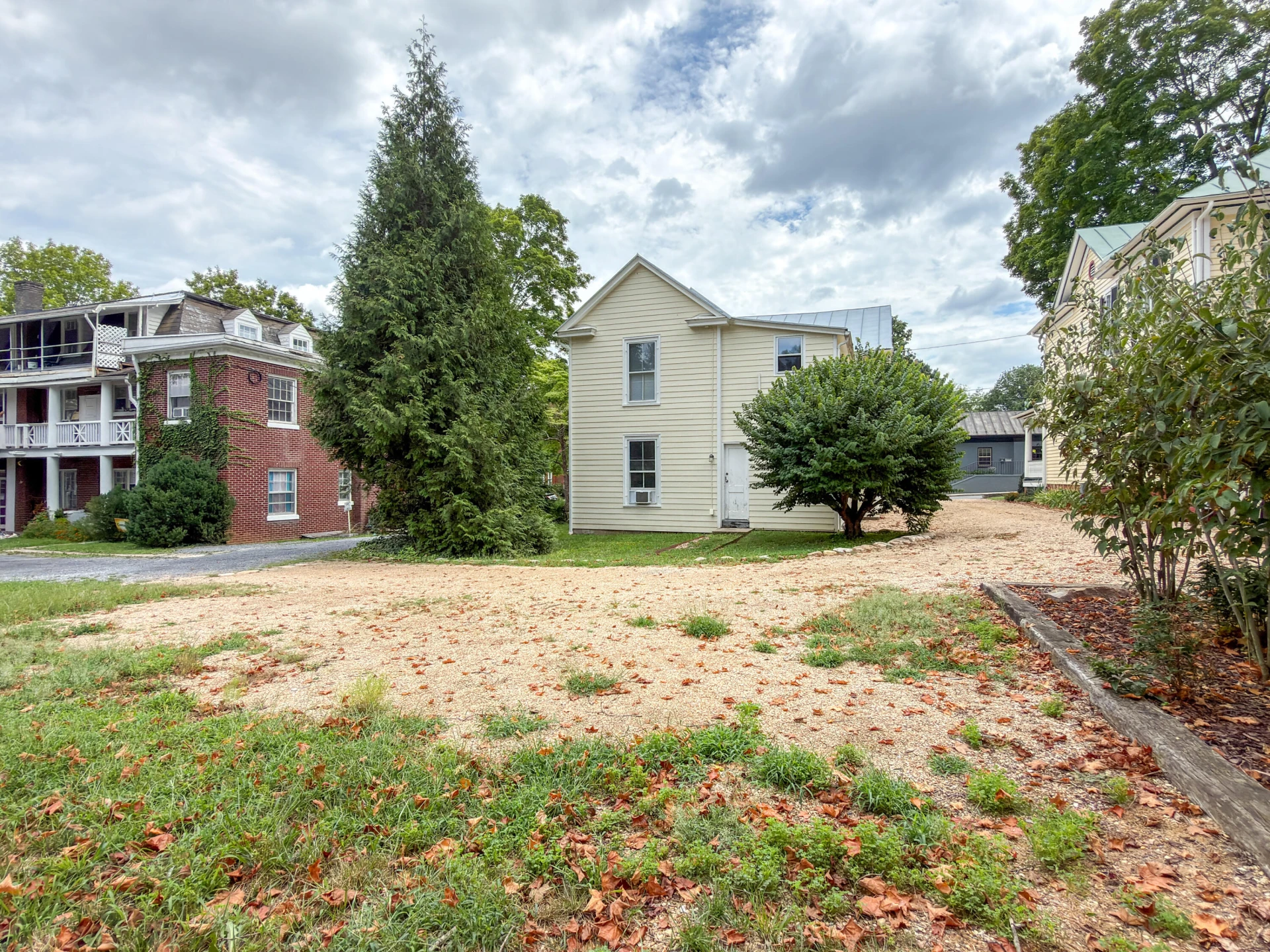 315 S MAIN St - Photo 9