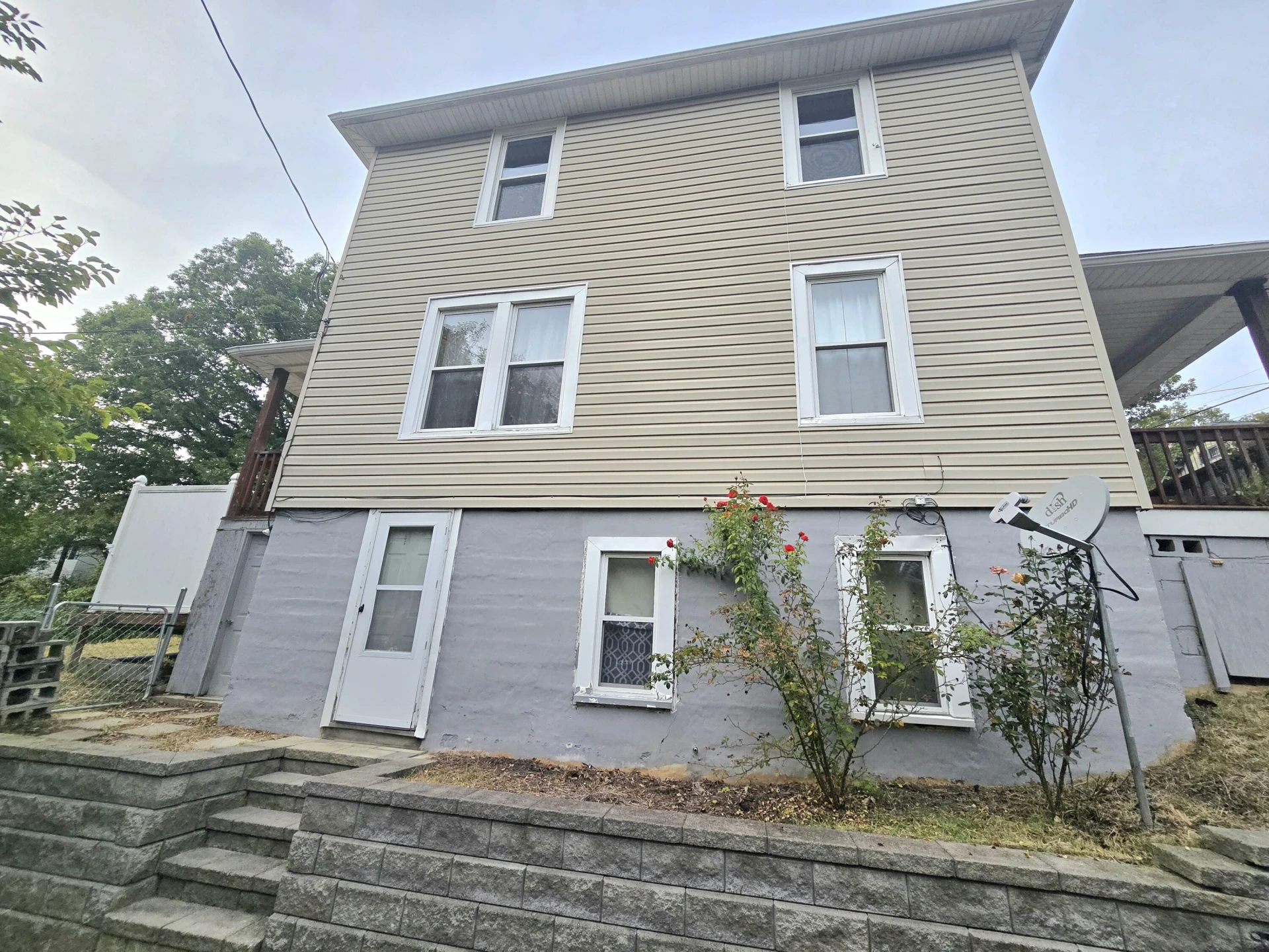 113 First St - Photo 3